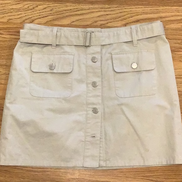 Newport News Dresses & Skirts - COTTON MINI SKIRT TAN Buttons & Pockets Size 12 by Newport News Like New!